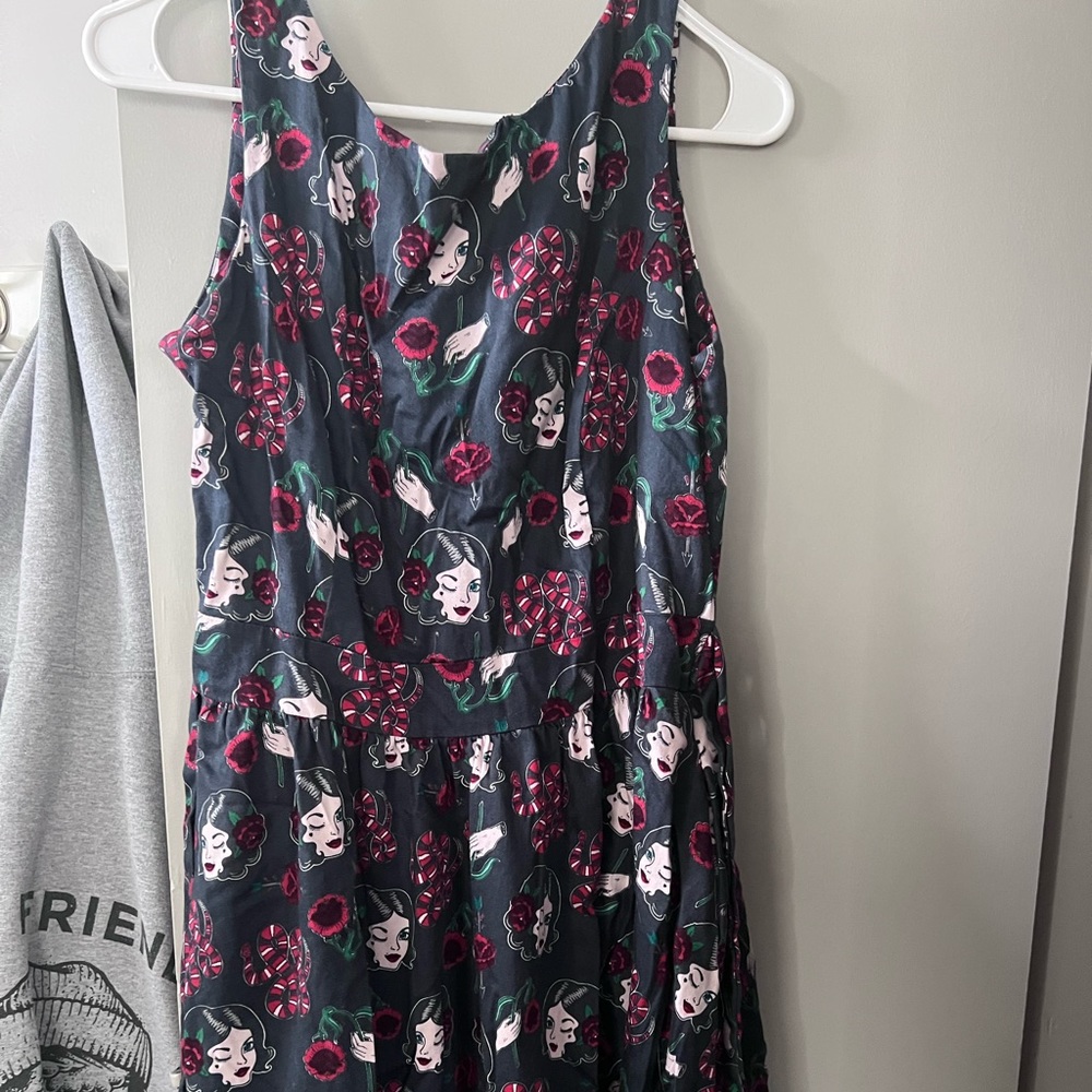 Lady Vintage Snake and Roses Dress Size 16